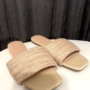 Woven slides - BRAND NEW - 6.5